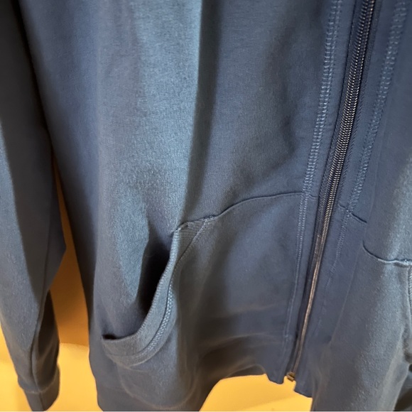 Set - Northern Reflections Activewear Set - Picture 2 of 9